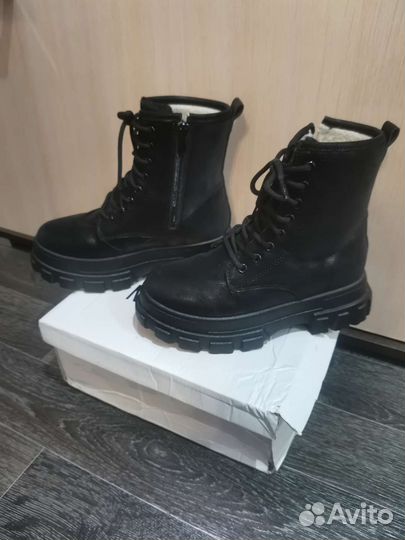 Ботинки женские 38размера