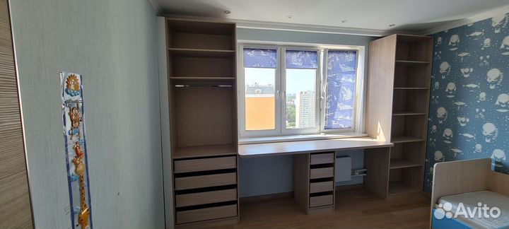 Рабочая зона у окна