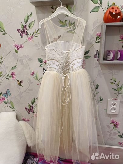 Нарядное платье для девочки 134 140