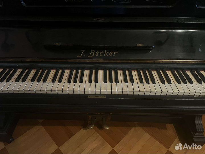 Пианино J.Becker