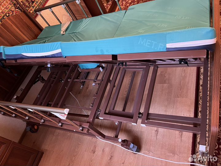 Медицинская кровать для лежачих больных