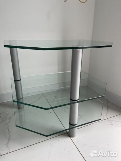 Стеклянная тумба под тв