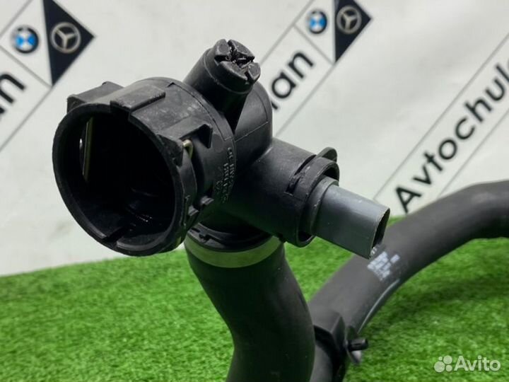 Патрубок системы охлаждения Audi Q5 FYB 2018