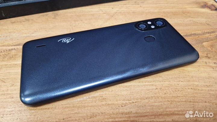 Смартфон Itel A49 2/32Gb LTE