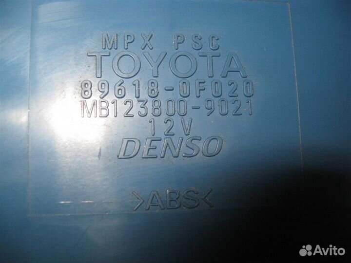 Блок электронный Toyota Corolla Verso R1 2004