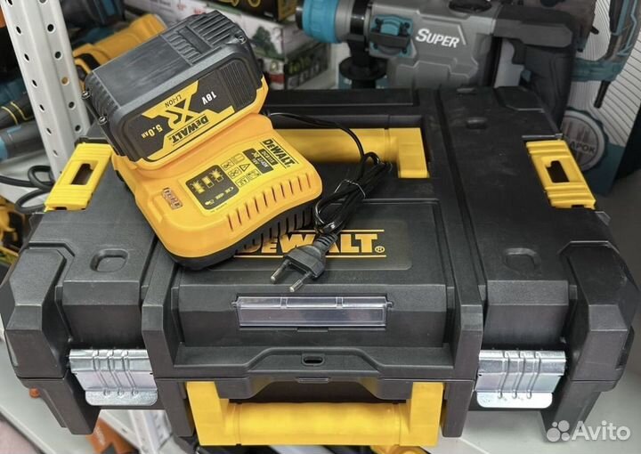 Гайковерт аккумуляторный Dewalt