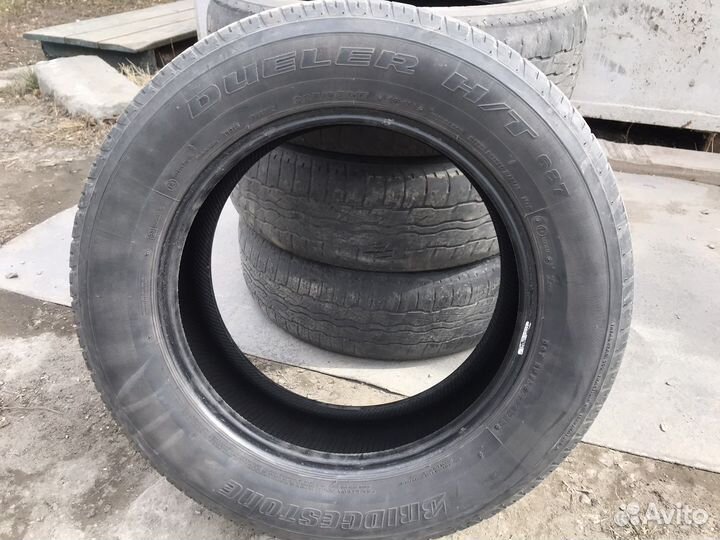Bridgestone Dueler H/T 687 225/65 R17