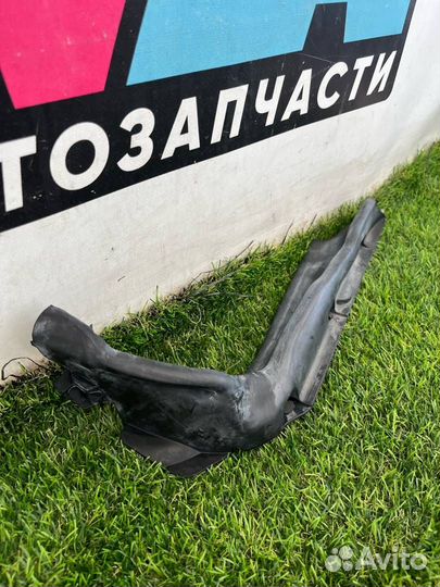 Уплотнитель капота Mini Cooper S F56 2018 7300563