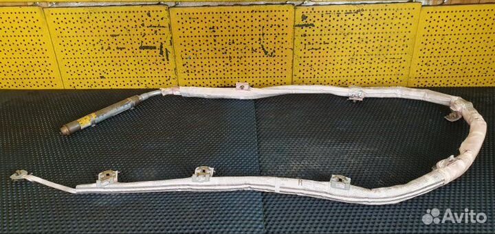 Шторка безопасности правая Volkswagen Touareg 2 NF