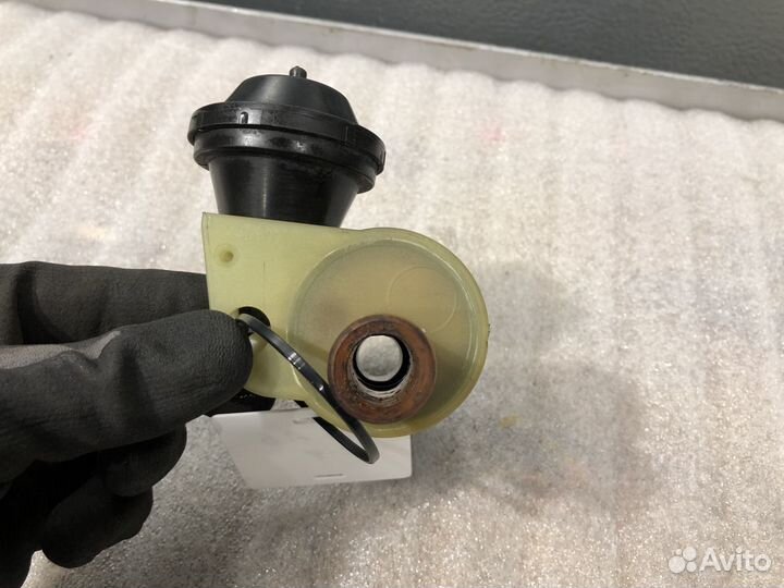 Кран печки на Audi A6 C4