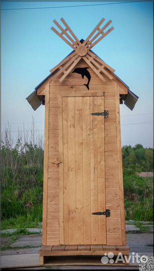 Уличный туалет деревянный