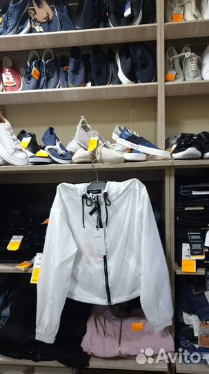 Bershka женские ветровки