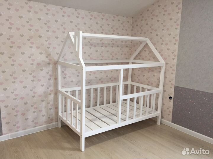 Кровать домик