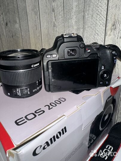 Зеркальная камера canon еоs 200D