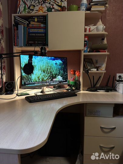 Компьютерный стол