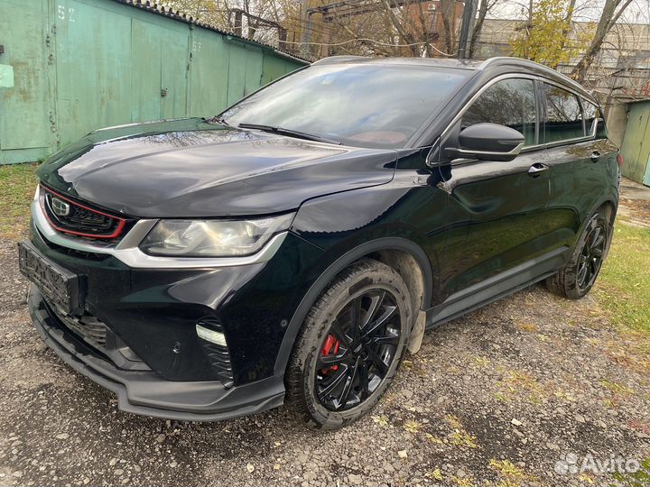 Geely Coolray 1.5 AMT, 2022, битый, 44 000 км