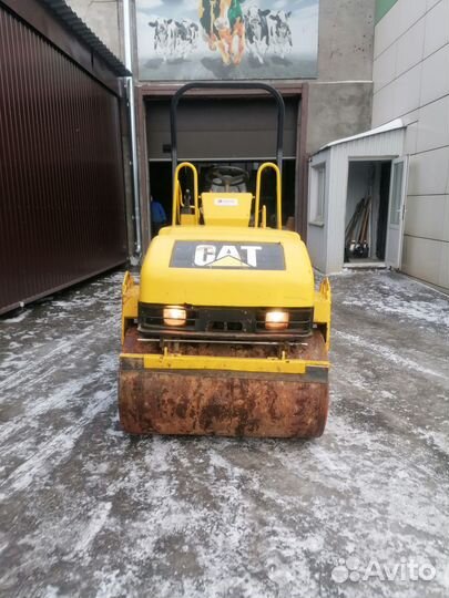 Дорожный каток CAT CB24B, 2014