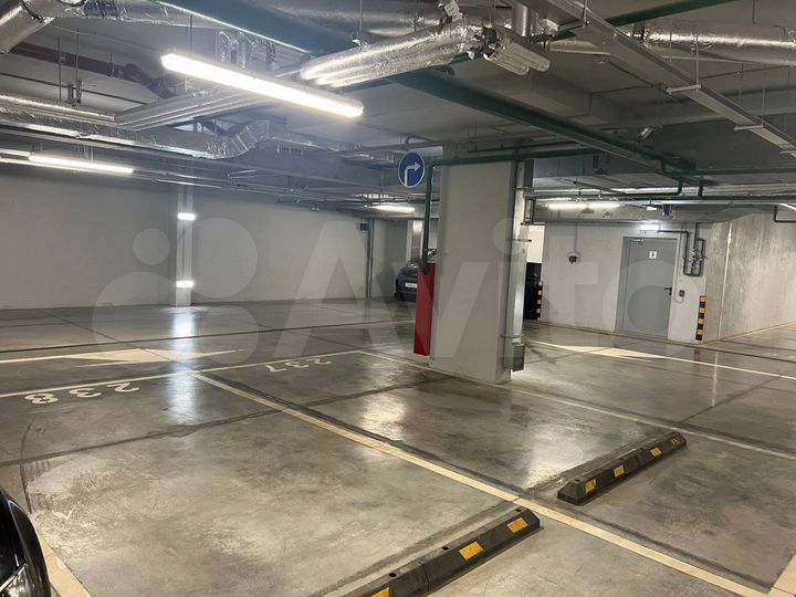 Машиноместо, 14 м²