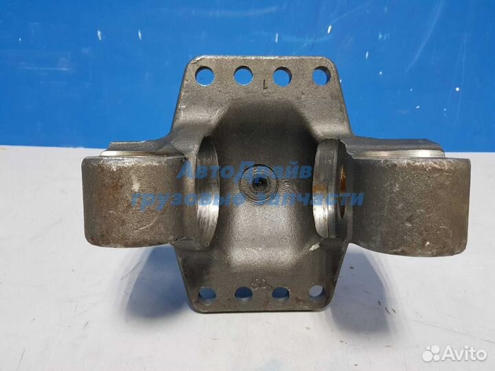 Кулак поворотный паз-3205 левый