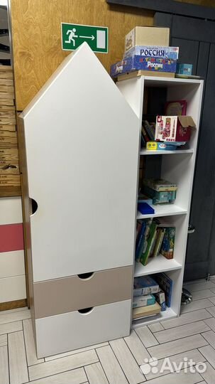 Шкафы с полками