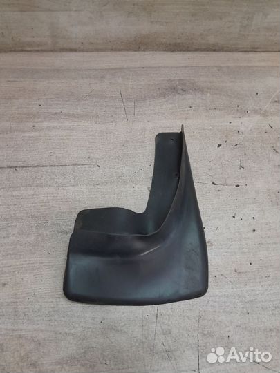 Брызговик задний правый Mazda Tribute I (2000—2004