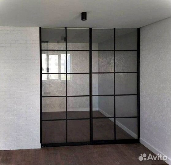 Стеклянная перегородка