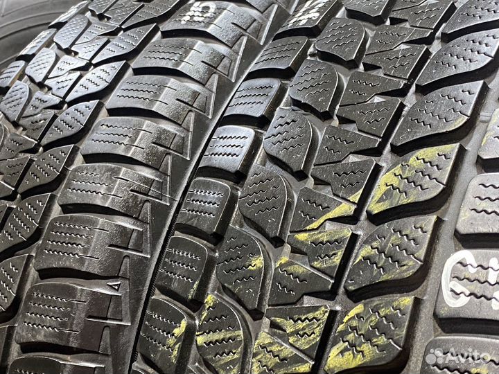 Bridgestone Blizzak LM-25 4x4 235/65 R17