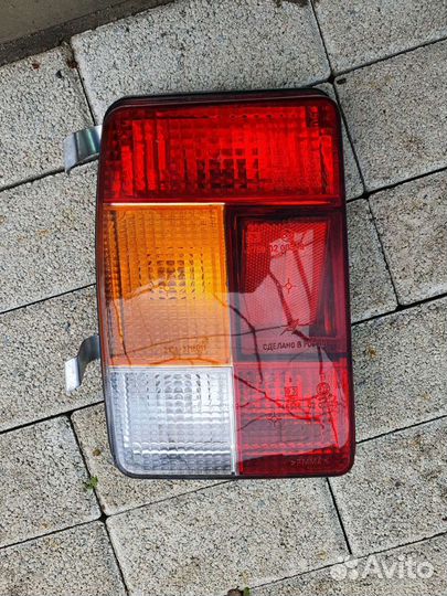 Задние фары ваз 2104 левая и правая(цена за две)