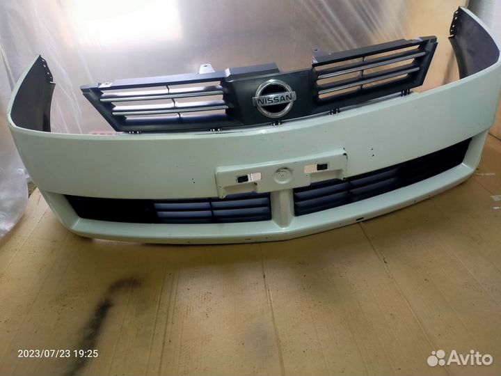 Бампер Nissan Wingroad, передний Y11 с решеткой