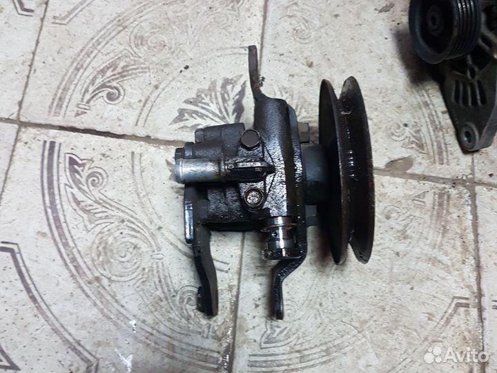 Насос гур Nissan Terrano II (R20) 2.7 D