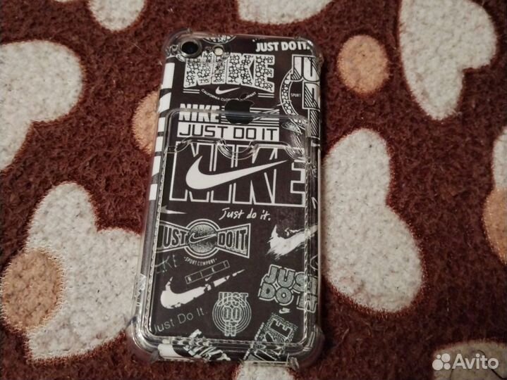 Телефон iPhone 7