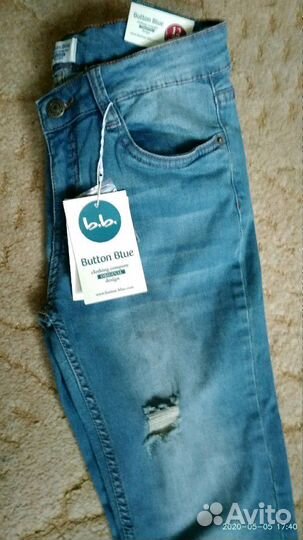 Новые джинсы Button Blue