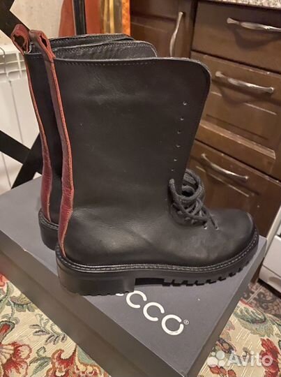 Берцы женские, чёрные с бордовой полосой 35