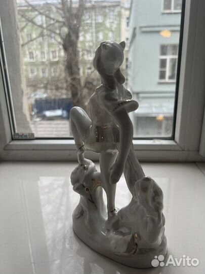 Фарфоровая статуэтка. Балерина - кошка