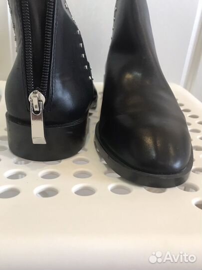 Ботинки женские Stradivarius 38 размер