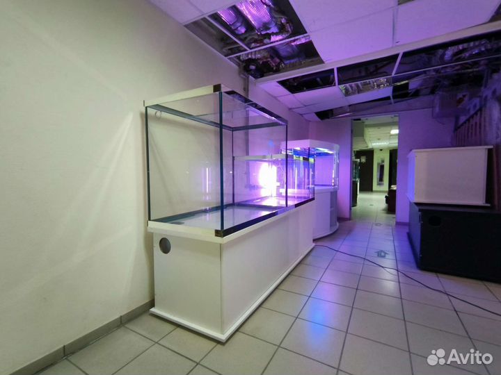 Аквариумный комплес торговли рыбой раками