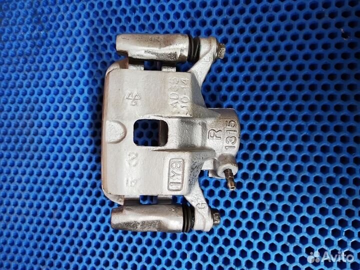 Суппорт зад/правый Mitsubishi space wagon 2