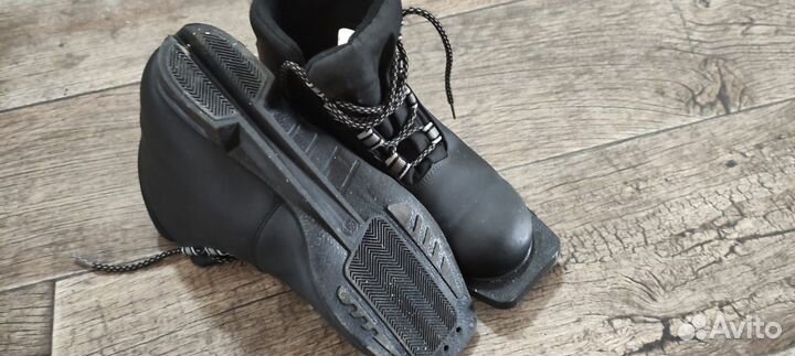 Лыжные ботинки 40размер