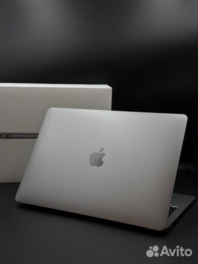 Apple MacBook Air 13 (2020) M1 8/256Gb. (Б/У.)