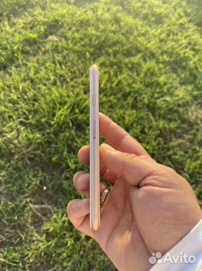 iPhone 8 64gb (как новый)