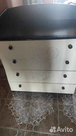 Детский комод и пелинальный столик бу