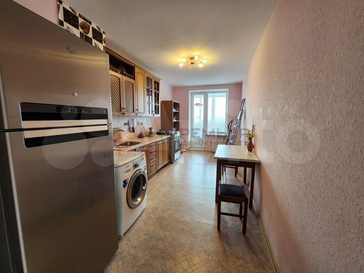 2-к. квартира, 90 м², 9/17 эт.