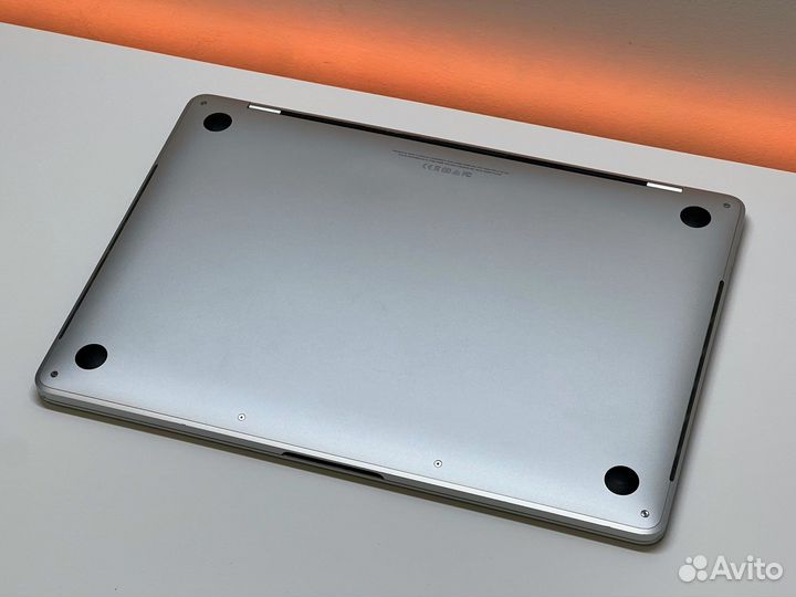 MacBook Pro 13 2018 i7 2.7/16gb/512gb