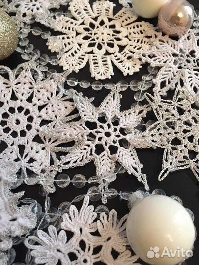 Снежинки кружевные