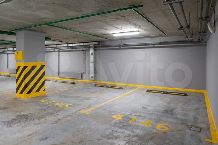 Машиноместо, 18 м²