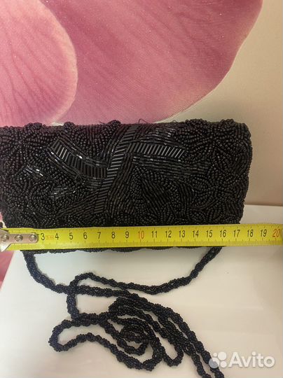 Сумочка, вышитая бисером