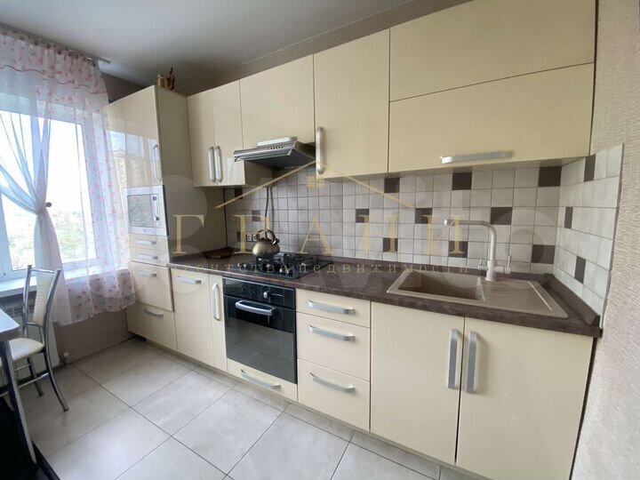 3-к. квартира, 82 м², 2/3 эт.