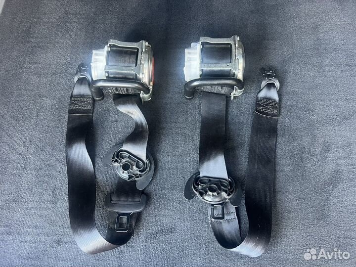 Передние ремни безопасности Volkswagen Touareg 3