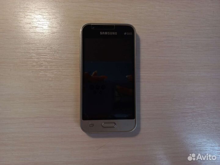Телефон Samsung-J106F