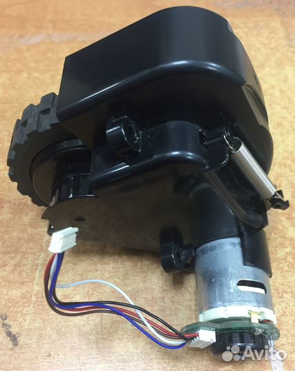 Левое колесо робота-пылесоса Tefal RG6/7/8